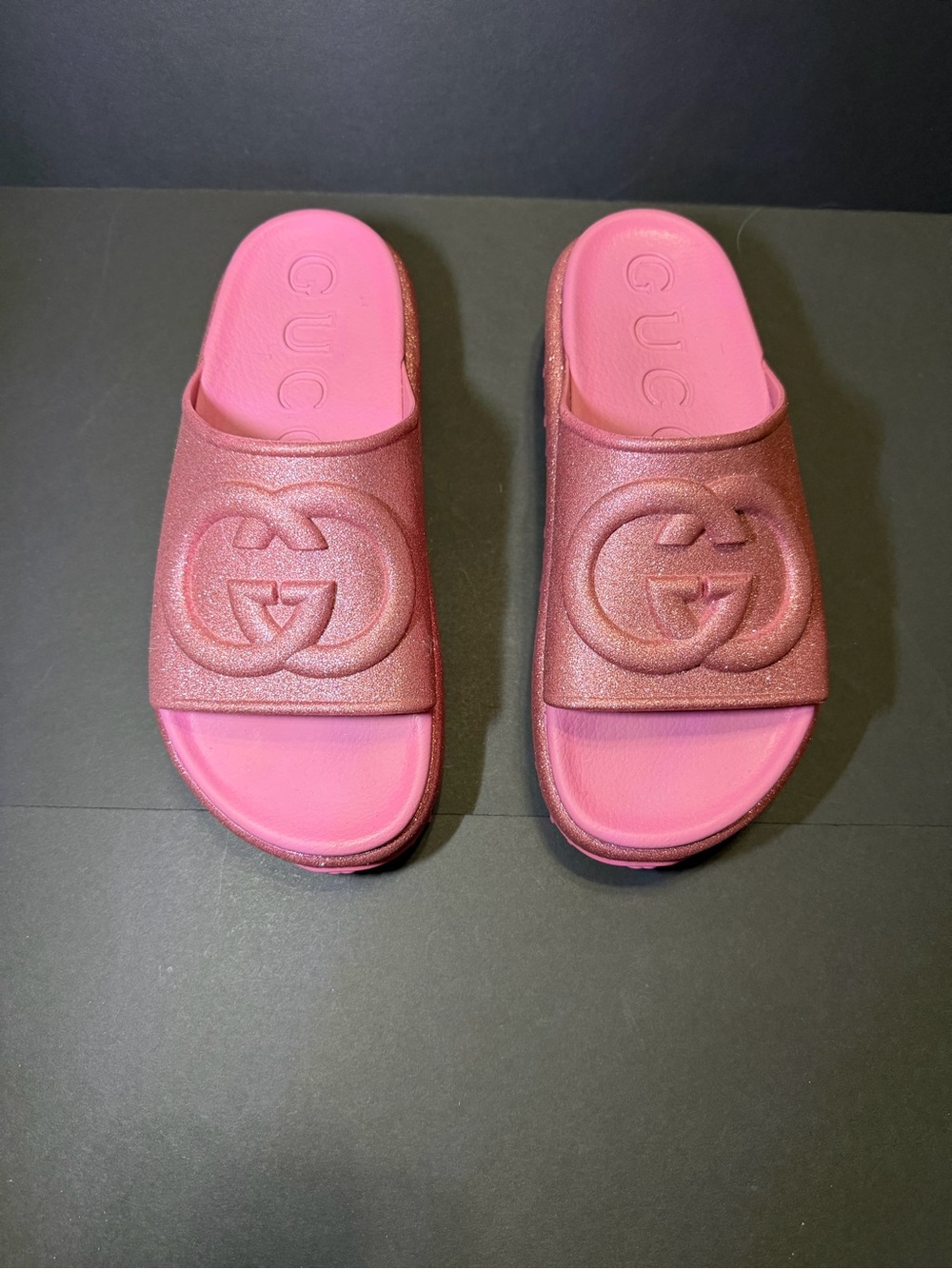 Gucci Women’s Metallic Pink GG Logo Slide Sandals NWOT or Box
